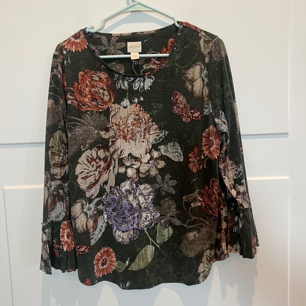 Chico's Floral Print Long Sleeve Top Pleated Cuff Details Women's med 8